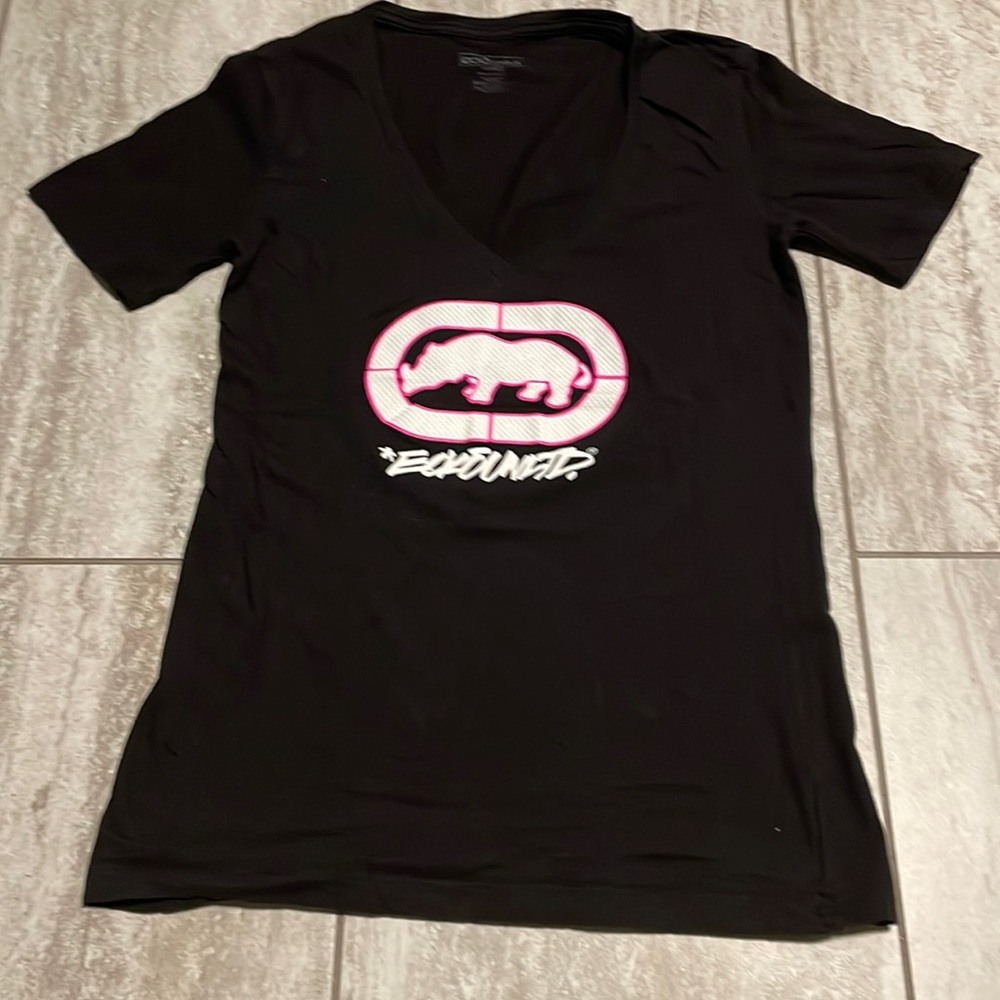 Ecko Unltd black size X-LARGE V neck short sleeves Preloved
